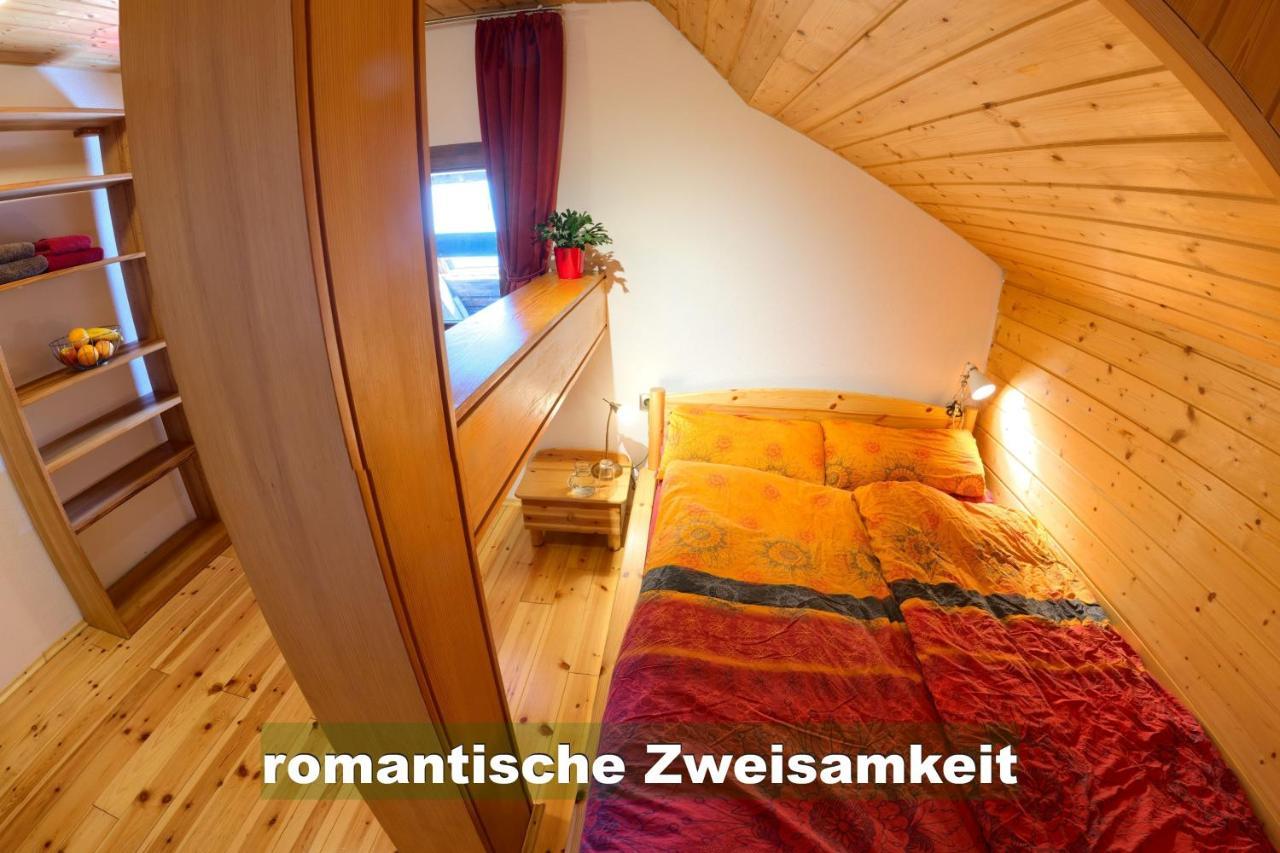 Wohlfuehl-ferienwohnung 80 Qm, 8 Personen, Aussicht & Heimkino Apartment